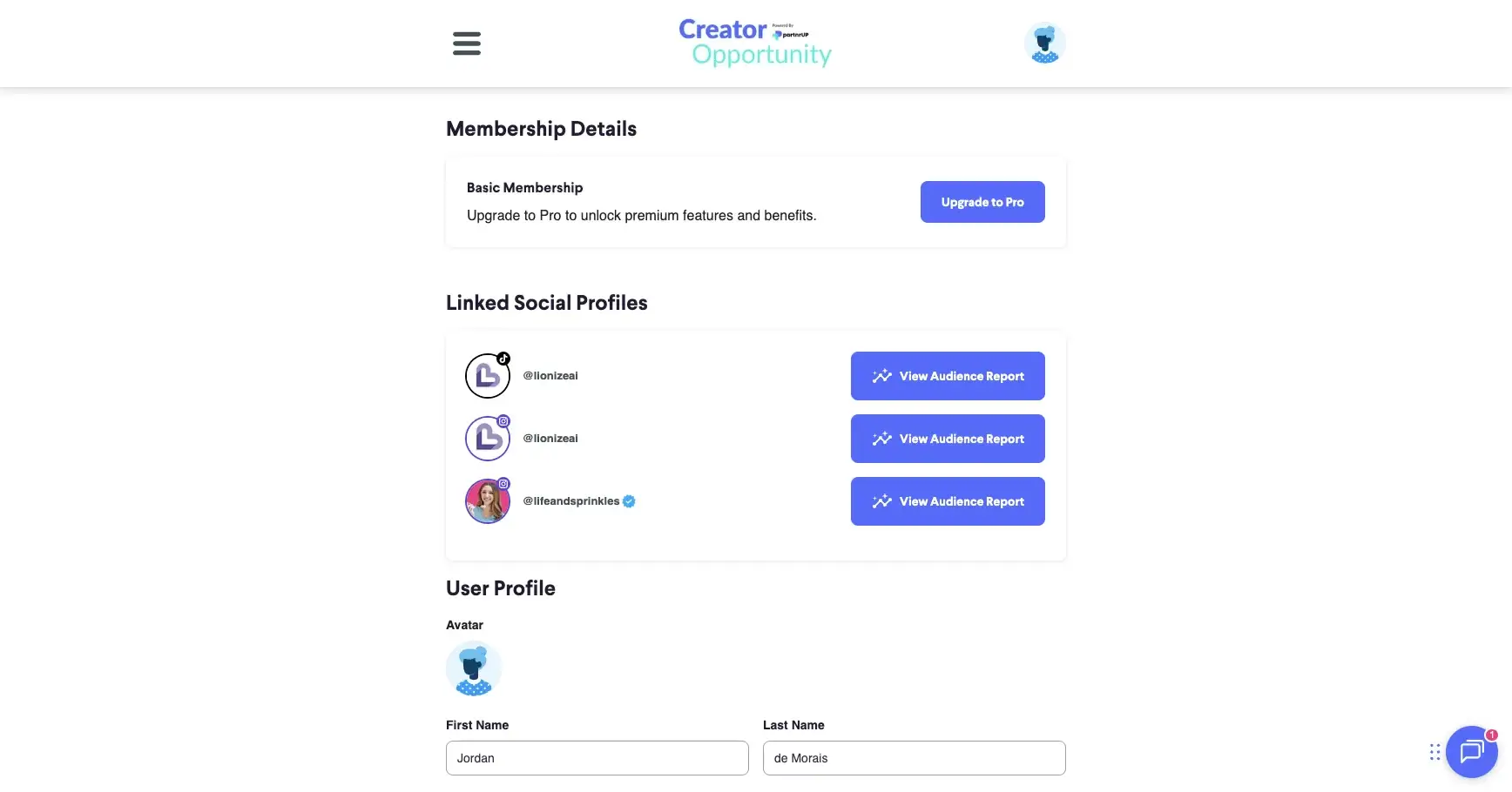 The screenshot displays the user's membership details, linked social profiles, and user profile information, including an option to upgrade to a Pro membership.